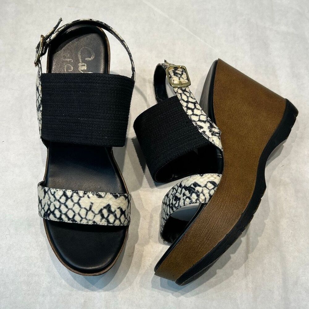 Callisto of California Wedge Sandals Sz 7.5 Snakeskin Print Black Buckle Strappy